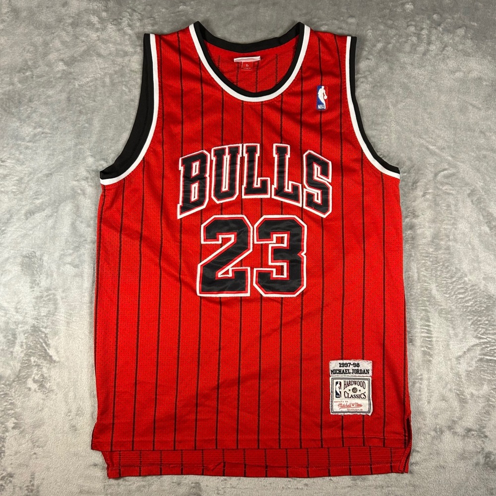 Mitchell & Ness Michael Jordan Chicago Bulls 1997-98 Pinstripe Jersey Red L